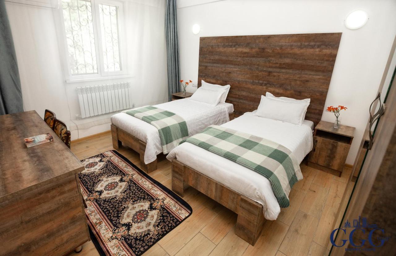 Gg Group Hotel Алма Ата Екстериор снимка